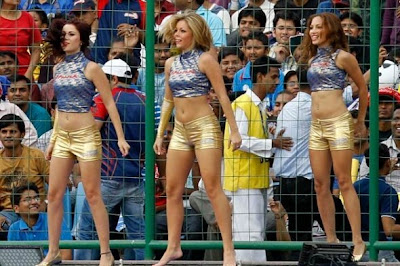 Cheerleaders Dancing photos