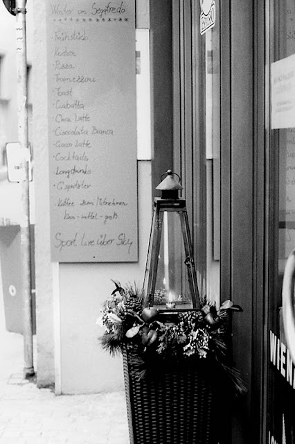 Hohenfels Volks: Regensburg Candle by the window