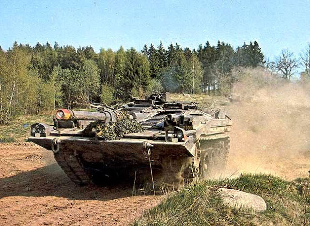 Strv-103 на марше