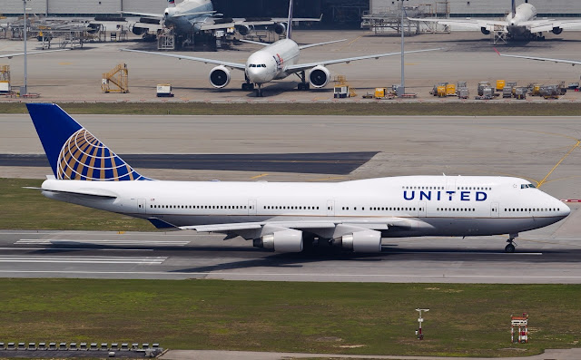 United Airlines Boeing 747-400