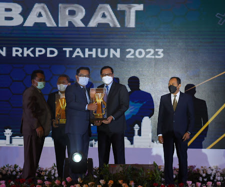 Kota Sukabumi Raih Penghargaan Terbaik 2 Penyusunan RKPD 2022