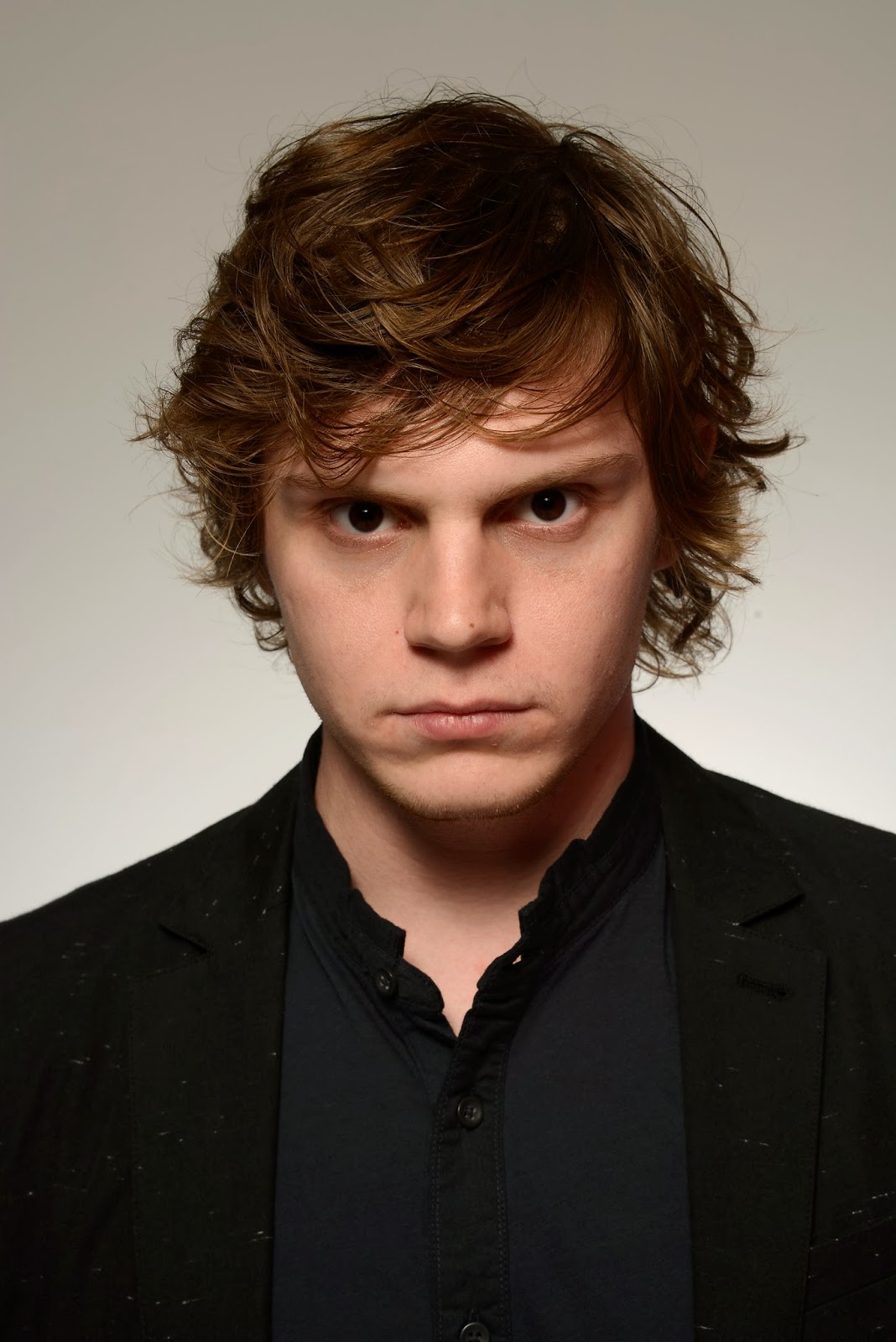 Evan Peters American Actress | Evan Peters Biography