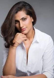 Kubra Sait Family Husband Son Daughter Father Mother Marriage Photos Biography Profile.