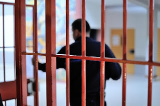 Il envoyait des lettres d'insultes et de menaces au personnel pénitentiaire : un ancien détenu de Joux-la-Ville condamné à 8 mois de prison
