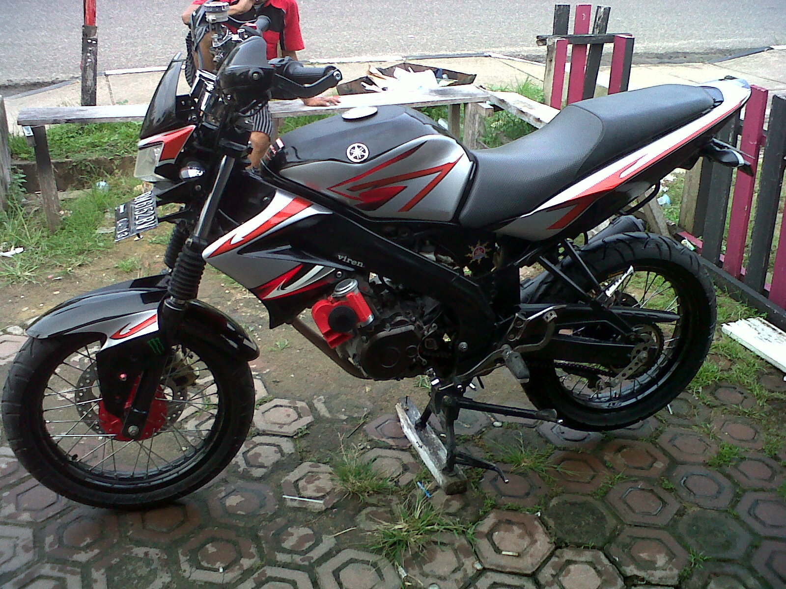 Vixion Modifikasi Supermoto DEKY VIREN