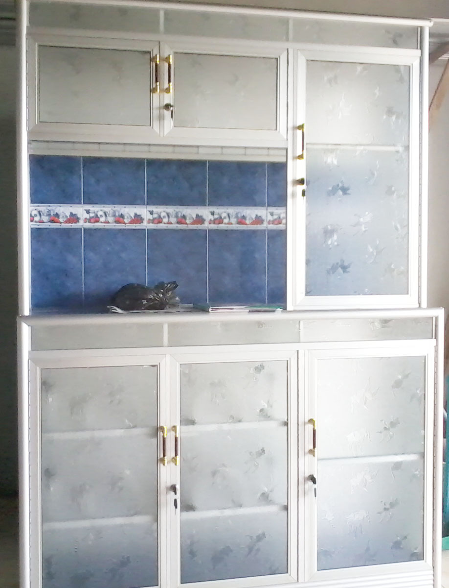 Https Dapurdesainminimalisblogspotcom 2019 04 33 Lemari Dapur Kaca 3 Pintu Inspirasihtml