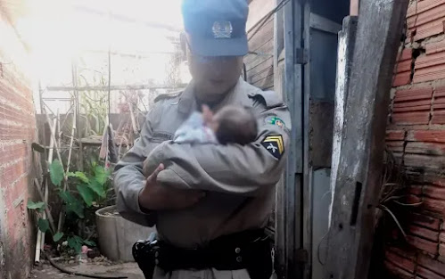 PM salva bebê que se engasgou com leite em Anápolis — Foto: Divulgação/Polícia Militar