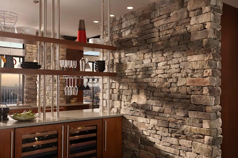 desain dapur kecil dinding batu alam