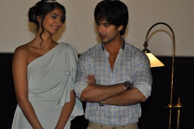 Shahid Kapoor And Sonam Kapoor At Mausam Trailer Launching Party