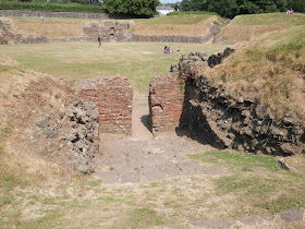 Wales, Roman Amphitheatre of Caerleon (Isca)    by E.V.Pita /   http://evpitapictures.blogspot.com/2015/04/wales-roman-amphitheatre-of.html   /  Gales, anfiteatro de Caerleon (Isca)   por E.V.Pita