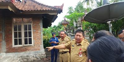 BUPATI ARTHA TINJAU KORBAN KEBAKARAN DI DESA EKASARI