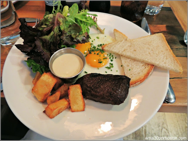 Brunch del Puritans & Company: Grilled Sirloin Steak & Eggs $19