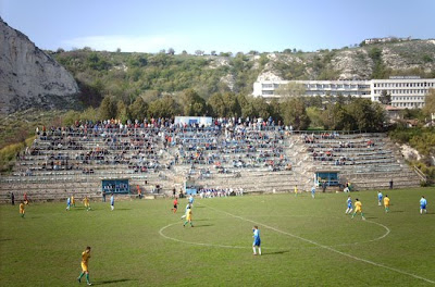 Mau Tahu 12 Stadion Aneh Di Dunia Ini Dia [ www.BlogApaAja.com ]