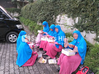 Jilbab Segi Empat Sausan Hijab