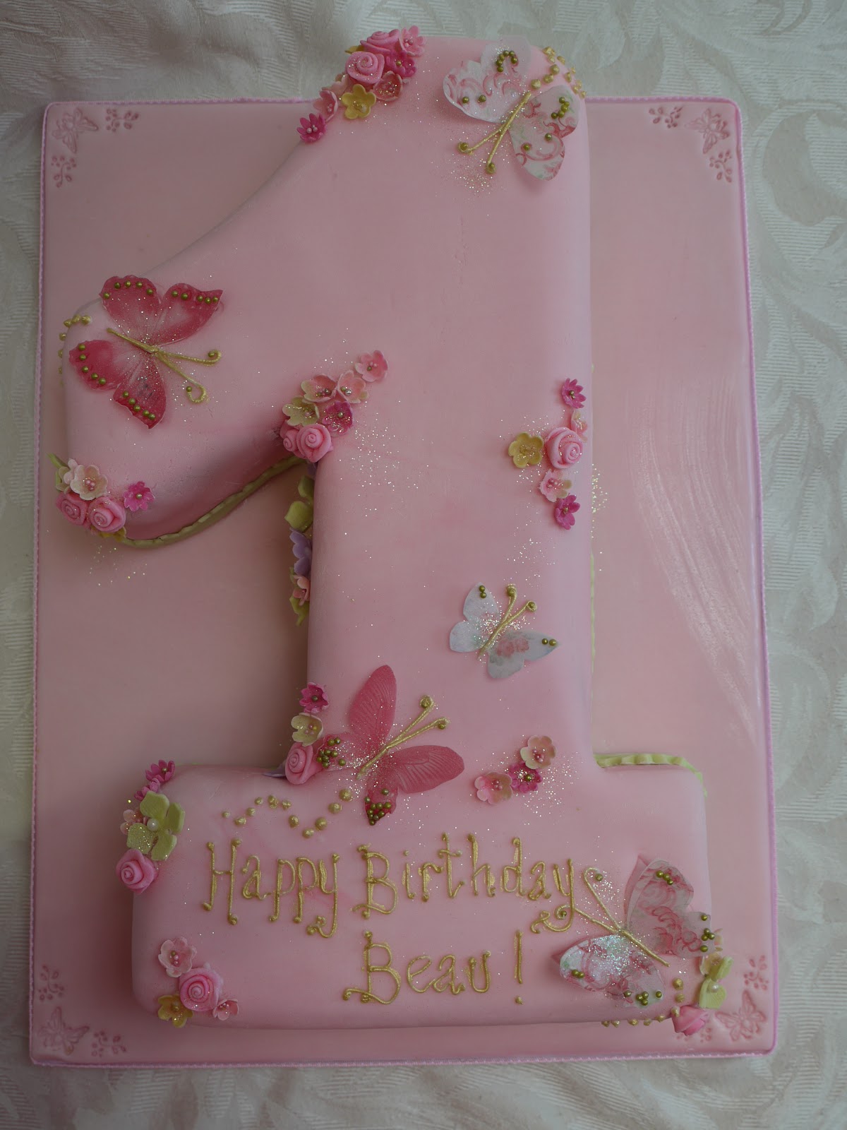 Scrummy Mummy S Cakes Butterflies No 1 First Birthday Cake