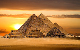 Beautiful Pyramid Wallpaper