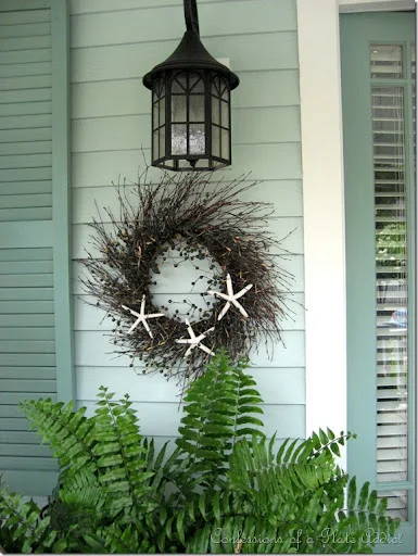 blueberry wreath with star fish