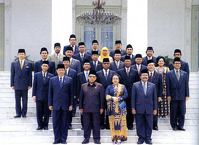 Suatu pemerintahan dipimpin oleh penguasa tertinggi Susunan Kabinet Pemerintahan Indonesia Dari Kurun Ke Masa