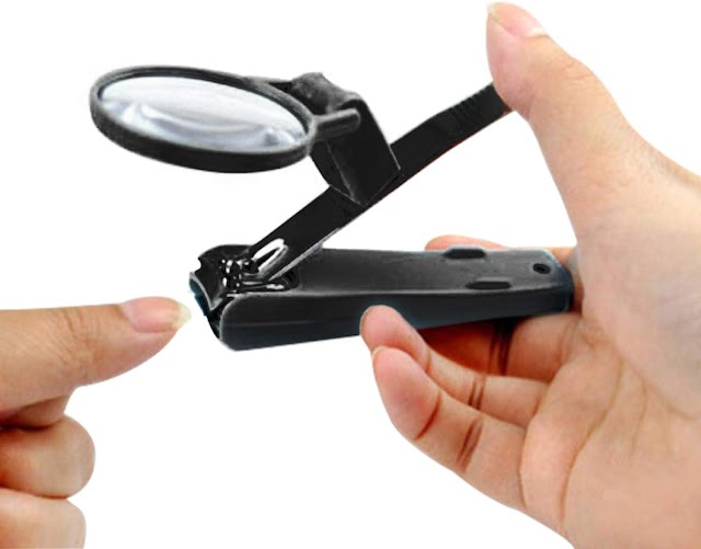 Stainless Steel Nail Clippers with Magnifying Glass