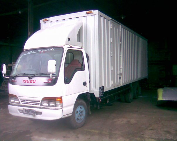  ISUZU  TRUK  BUS ISUZU  TRUK  ELF NKR 71 STD BOX  BAK SEMUA 