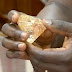Seorang pendeta menemukan berlian 706 karat dan diserahkan kepada negara