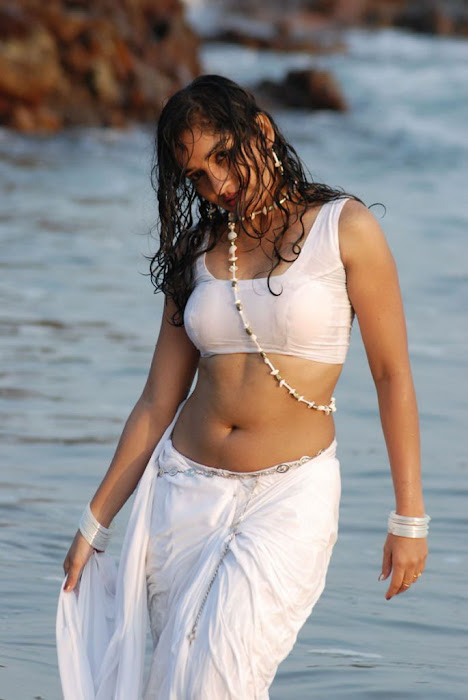 madhavi latha new beach unseen pics