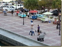 20140315_street performer (Small)
