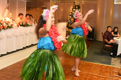 Hawaiian Dancers