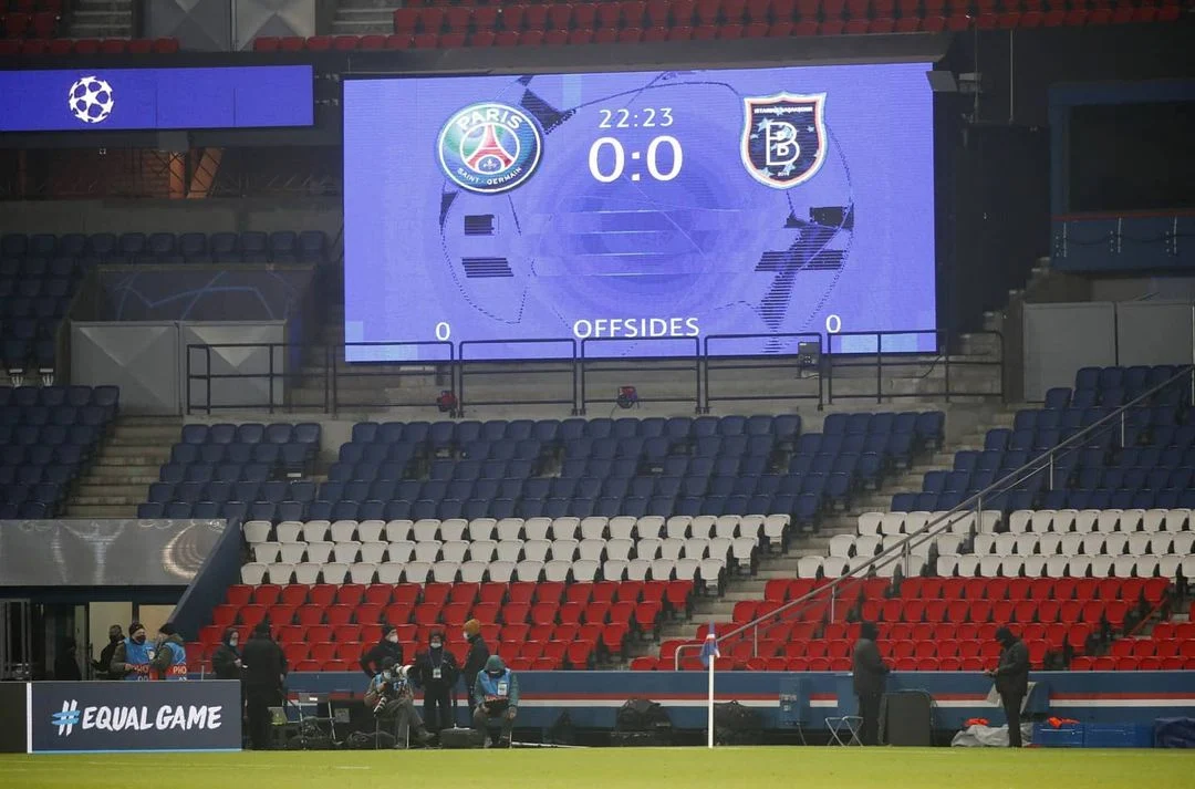 PSG vs İstanbul Başakşehir suspended due to alleged racial abuse by official