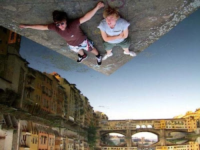 Super Cool Pictures Of Forced Perspective Seen On lolpicturegallery.blogspot.com