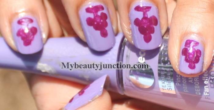 Swatch and review of Bourjois 09 Lavande Esquisse One Second Nail Enamel