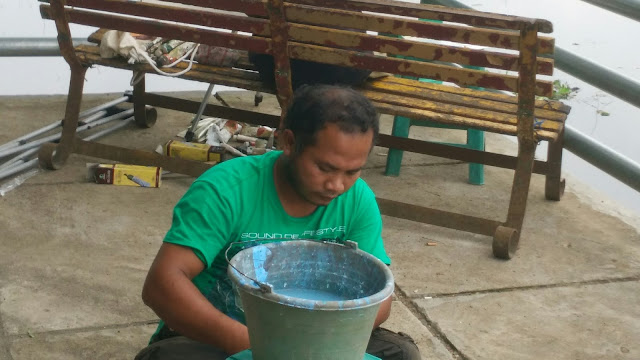 Komunitas Perupa Panca Warna Lukis Langsung Bukit Cinta