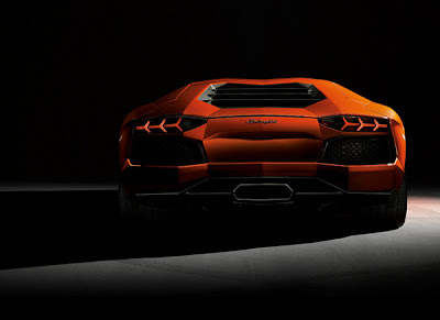 Lamborghini-Aventador-Back