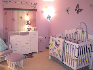 gambar kamar bayi perempuan mungil