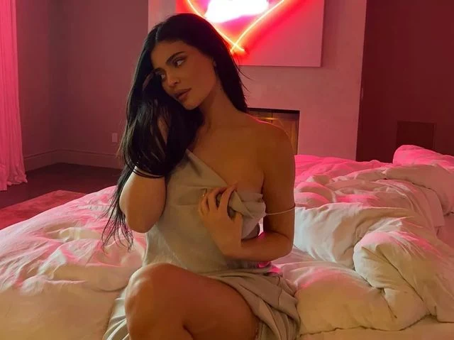 Kylie Jenner publica candente sesión en Instagram