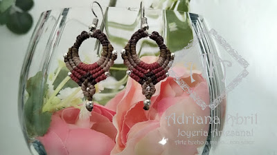 Pendientes en macramé, aros, aretes, Earrings, hoops, earrings in macramé by #AdrianaAbril instagram