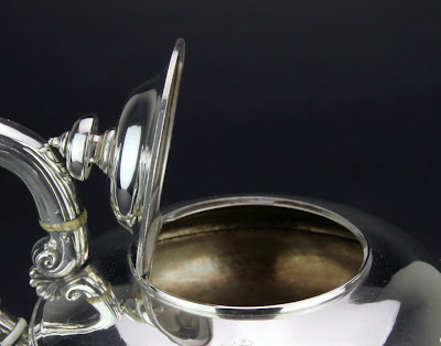 ANTIQUE 19thC GEORGIAN SOLID SILVER TEA POT, JOSEPH CRADDOCK, LONDON c.1830