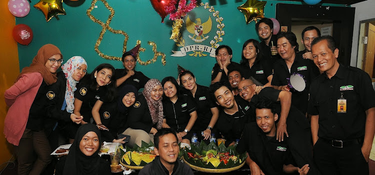 PROSES PEMBUATAN BERITA TELEVISI PARLEMEN