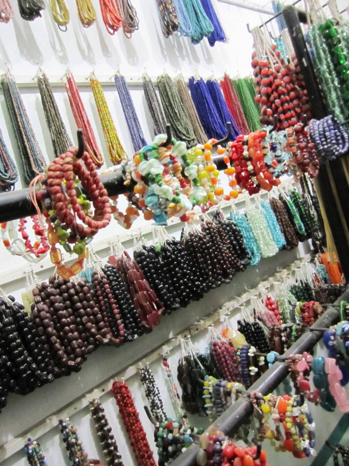  jombang  city guide Kerajinan Manik Manik Kaca Jombang 