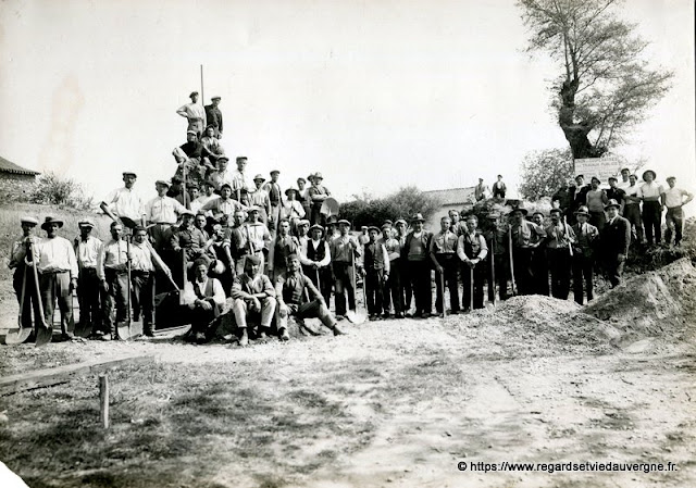 Photo ancienne : Union de Coopératives pour Travaux Publics.