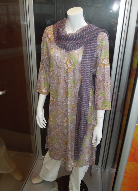 Judi Dench outfit Best Exotic Marigold Hotel