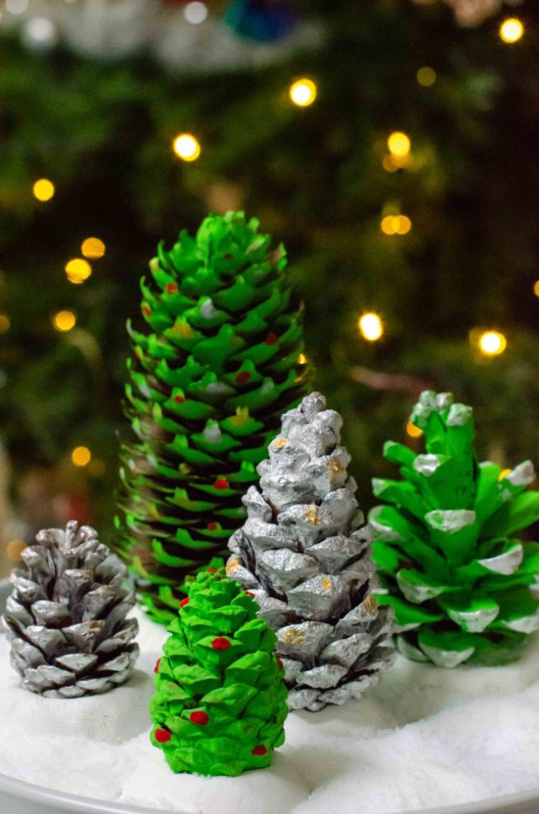 Pine cone Christmas tree craft for kids