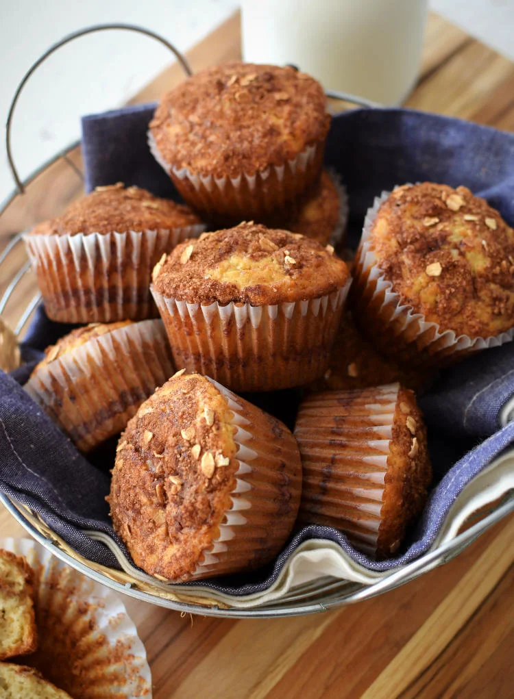 Muffins de avena con relleno de canela y también en el tope