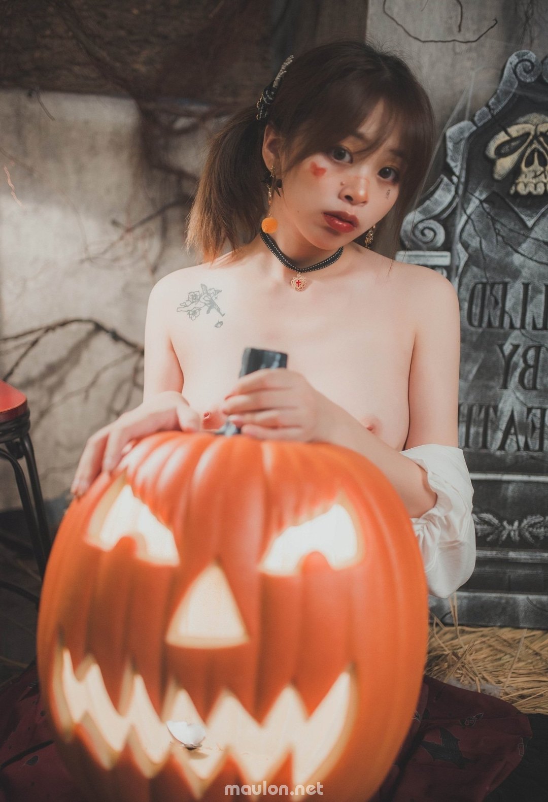 AnhSexMoi.Com | Halloween thì kinh dị, còn em thì kinh đỏ (33 Pic)