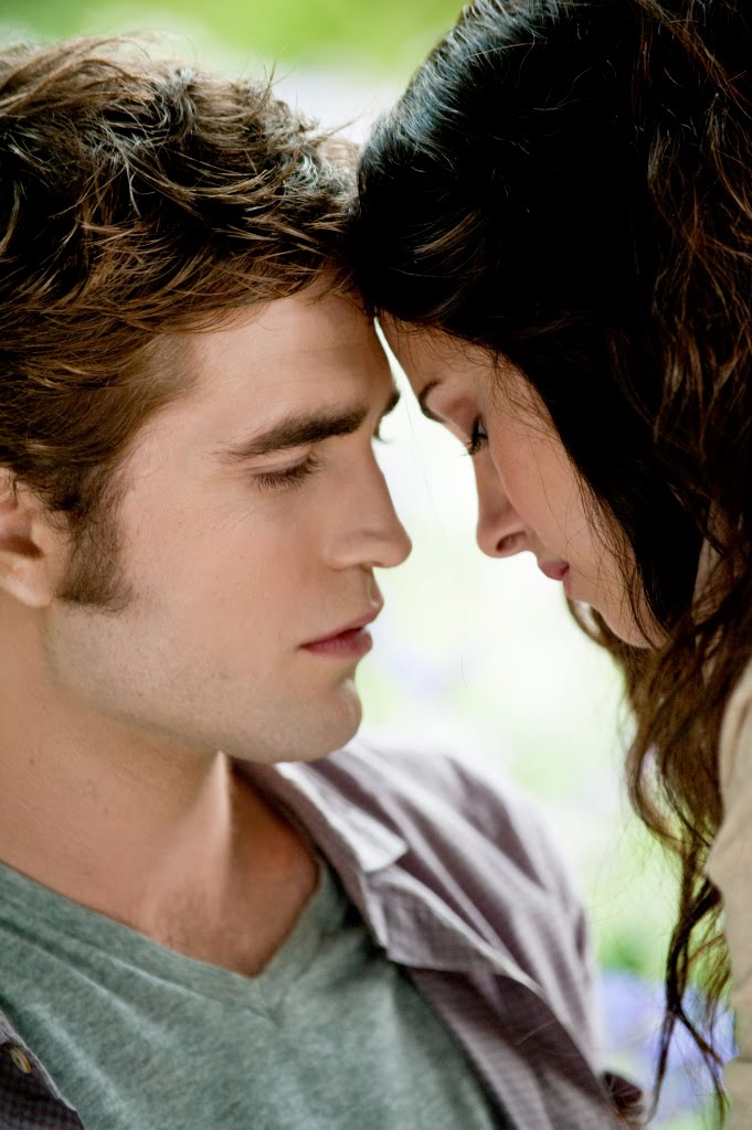 kristen stewart and robert pattinson smoking. hot Kristen Stewart looks like