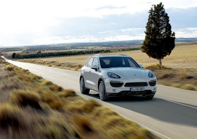 2011 Porsche Cayenne Front View