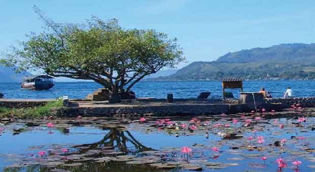 Wisata Alam Danau Toba Samosir - Tanahnya Orang Batak