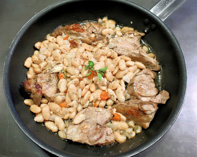 gigot d'agneau de lait, tarbais, huile de noix