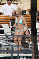 Britney Spears Sexy Blue Bikini Pictures