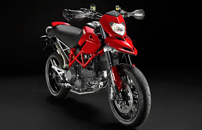 2011-Ducati-Hypermotard1100-EVO